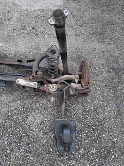 zadná náprava Passat B8 - 8