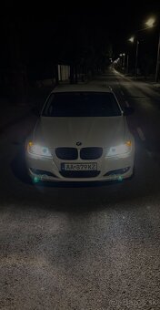 BMW E90 320d xDrive - 8