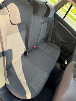 Volkswagen Golf 5 - 8