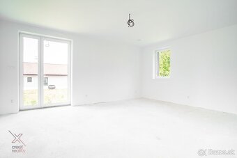 Na predaj priestranný bungalov-novostavba-holodom, Vajkovce - 8