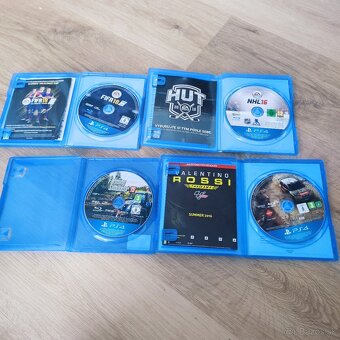 PlayStation 4 500GB + ovládač a hry - 8