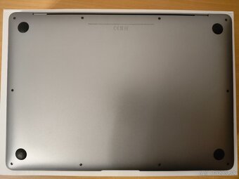 MacBook Air 2020 | i7 • 8GB • 256GB - 8