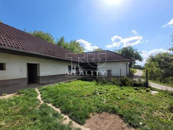 NA PREDAJ POZEMOK S HOSPODÁRSKOU BUDOVOU, 1550m2,... - 8