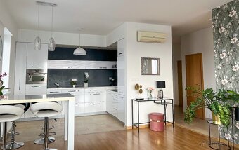 Na predaj: Slnečný 2-izbový byt s panoramatickým výhľadom - 8