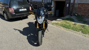 Yamaha FZ8 - 8