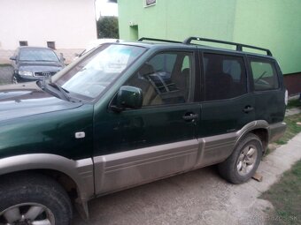 Nissan Terrano 2 - 8