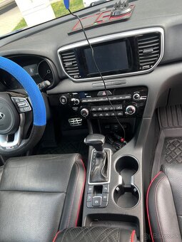 KIA SPORTAGE 2.0 CRDi HP 4WD - 8
