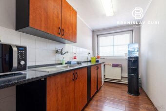 NA PREDAJ PODNIKATEĽSKÝ AREÁL V BARCI - 8