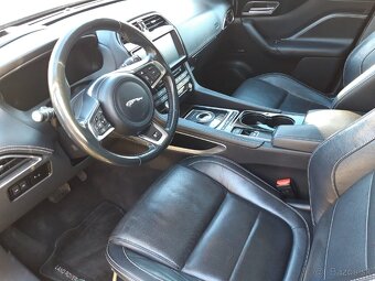Jaguar F-Pace - 8