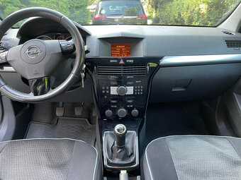 Predám Opel Astra Combi 1.7Diesel - 2010 - 8