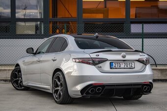 Alfa Romeo Giulia 2.0 Turbo Veloce AT AWD - AJ NA SPLÁTKY - 8