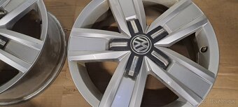Predám 4ks originál alu disky Vw Transporter T5-6-17" - 8