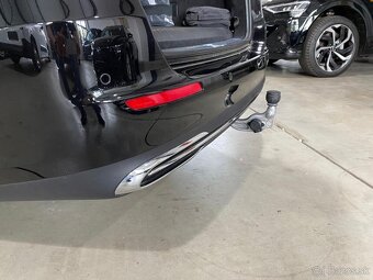 Mercedes-Benz E - 8