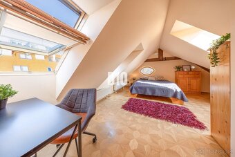 Jedinečný podkrovný mezonet v historickom Esterháziho paláci - 8