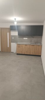 Predaj 2 izbového bytu po rekonštrukcii, slnečný v Modre - 8