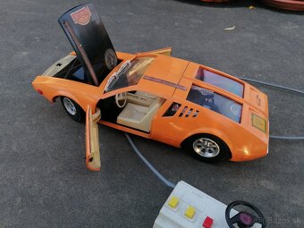 Predám starožitné auto na ovládanie Mangusta 1:12 - 8
