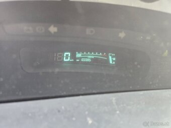 Toyota yaris 2006 - 8