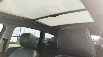 FORD KUGA, havarovaný - 8