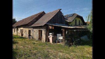 Na predaj starší rodinný dom s veľkou záhradou. - 8