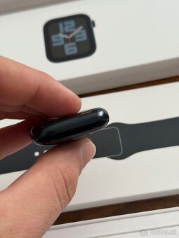 Apple Watch SE 2 44mm komplet top stav - 8