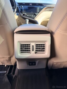 Toyota Camry 2.5 Hybrid executive - 8