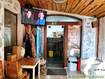 Dvojpodlažná polyfunkčná budova s bytmi, kanceláriou a pi - 8