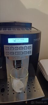 Predam DeLonghi Magnifica S - 8