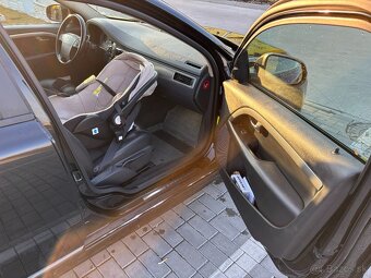 Volvo V70 P3 2.4d 120Kw 2008 - 8