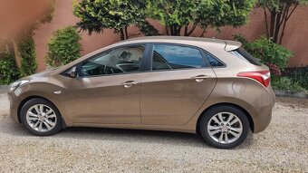 HYUNDAI i30 Len 99000 km 1,6GRDI - 8