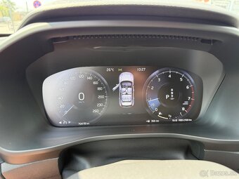 Volvo XC40 T2 Momentum - 8