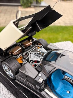 Almost Real / Pagani Zonda F / 1:18 - 8