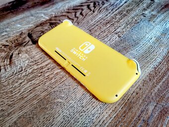Nintendo Switch Lite - 8