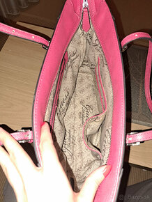 Guess kabelka, farba magenta/ružová - 8