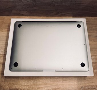 MacBook Air 13” v TOP stave - 8