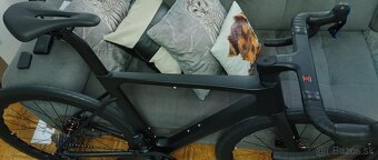 Kompletný karbónový cestný bicykel s elektronickým radením - 8