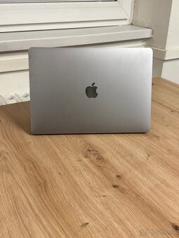 Dobrý deň Ponúkam na predaj MacBook PRO 15 2017 512GB SSD - 8