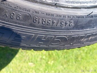 Dvojrozmer 275/40 r19 a 245/45 r19 michelin - 8