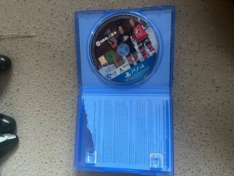 Nhl 23 plus dva ovladace - 8