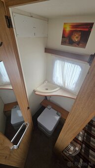 Obytny prives Roller Palace 400 - strieska, Truma - 8