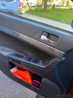 Mitsubishi Lancer - 8