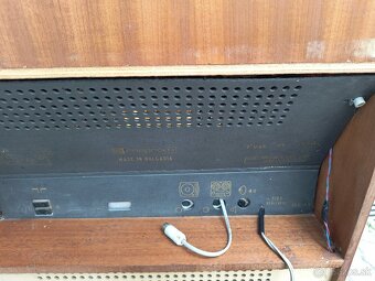 Staré rádio s gramofónom Resprom - 8