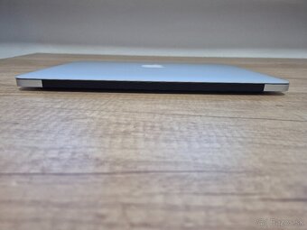 MacBook Air (13-inch, 2015) /Intel Core i5/8GB RAM/128GB SSD - 8