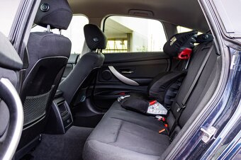 BMW Rad 3 318d GT 100kW / TOP STAV / Sezónne prezutie / - 8