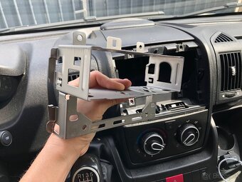 Originál autoradio Peugeot Boxer 2018 - 8