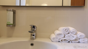 Predám zabehnutý hotel pri R1 medzi BB ZV po rekonštrukci - 8