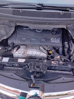 Predám opel Zafira Tourer 2,0 diesel 121kw automat r.v.2012 - 8