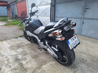 Suzuki GSR 600 - 8