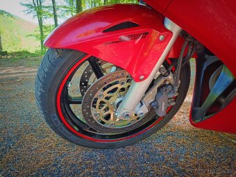 Honda VFR 800F - 8
