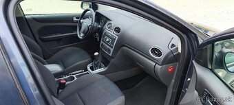 Ford Focus Combi 1.8 TDCi Ghia - 8