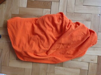 Oranžové poťahy na pohovku/gauč - 8